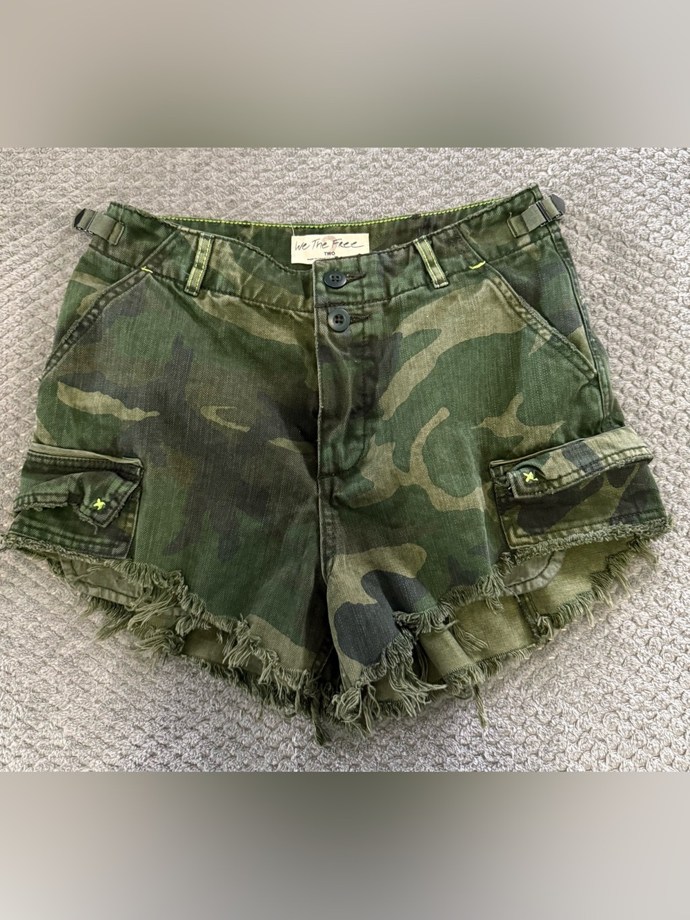 Free People We The Free Commander Camo Cargo Cutoff Shorts Size 2